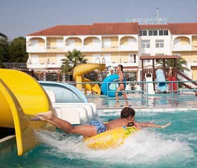 Karavostasi Beach Hotel 3* Πέρδικα Στα 150 μέτρα από την ακτή Καραβοστάσι, ανάμεσα σε Πάργα και Σύβοτα, θα βρείτε το ξενοδοχείο Karavostasi Beach.