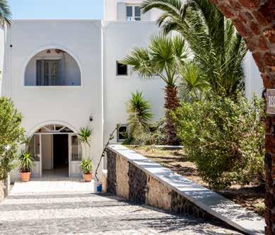 Hotel Porto Perissa 3* Σαντορίνη Το Hotel Porto Perissa βρίσκεται στην Περίσσα σε απόσταση μόλις 50μ.