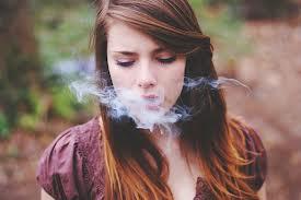 Έφηβοι και κάπνισμα Λόγοι που οι έφηβοι ξεκινούν το κάπνισμα Για να μιμηθούν τους γονείς τους ή τους δασκάλους τους.