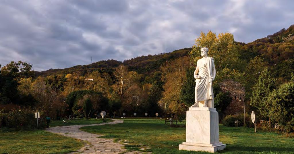 Το πάρκο του Αριστοτέλη στη «γενέτειρα του», τα Στάγειρα, τουριστικός μαγνήτης για πολλούς επισκέπτες, αλλά και εκπαιδευτικός κόμβος για μεγάλο αριθμό μαθητών σχολείων διαφόρων βαθμίδων και