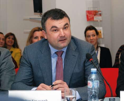 КОНФЕРЕНЦИЈА У СУСРЕТ ТРЖИШТУ ЕЛЕКТРИЧНЕ ЕНЕРГИЈЕ Тржиште коче јавне набавке Процедура јавних набавки онемогућује државне институције и јавна предузећа да на време изаберу снабдевача електричном