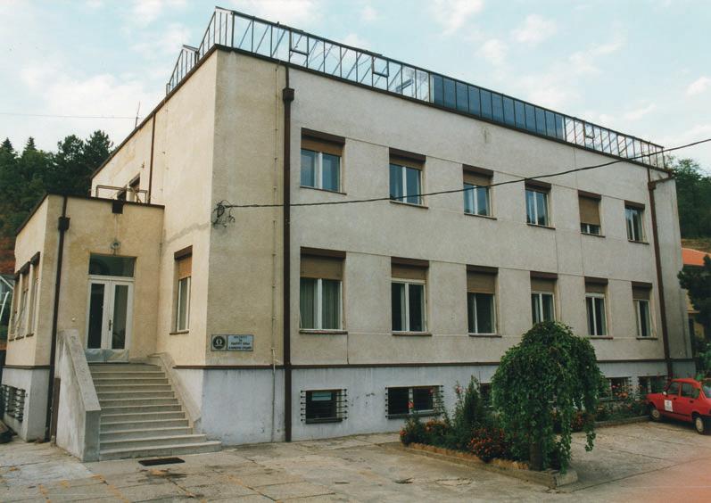ИНСТИТУТ НЕКАД Зграда Института средином деведесетих година прошлог века је адаптација дела стакларе и инсектаријума за потребе Одсека за токсикологију, реновиране су зграде у Топчидеру и Земуну.