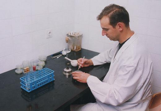 ДЕЛАТНОСТ ИНСТИТУТА ДЕЛАТНОСТ ИНСТИТУТА НАУЧНОИСТРАЖИВАЧКА АКТИВНОСТ ИНСТИТУТА Научноистраживачка делатност Института реализује се у области биотехничких и биолошких наука, односно у области заштите