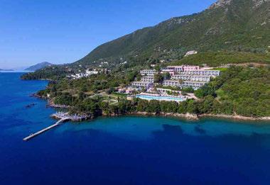 Το Ιonian Βlue είναι ένα πολυτελές ξενοδοχείο, σε ένα σηµείο µεγάλης φυσικής οµορφιάς, στην ανατολική ακτή του νησιού της Λευκάδας.