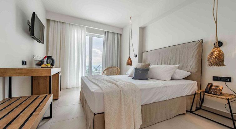 Το ξενοδοχείο Amaronda Resort & Spa είναι χτισµένο σ ένα από τα δηµοφιλέστερα σηµεία της Εύβοιας, στην Ερέτρια, στις όχθες του κόλπου Μαλακώντα, έναν διαχρονικά αγαπηµένο παραθαλάσσιο προορισµό,