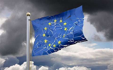 Η Ευρώπη κινδυνεύει να καταρρεύσει Η Ευρωζώνη μπορεί να μην τα καταφέρει αν αγνοηθούν οι κίνδυνοι, διαμηνύει ο ισχυρός άνδρας της JP Morgan, Jamie Dimon.
