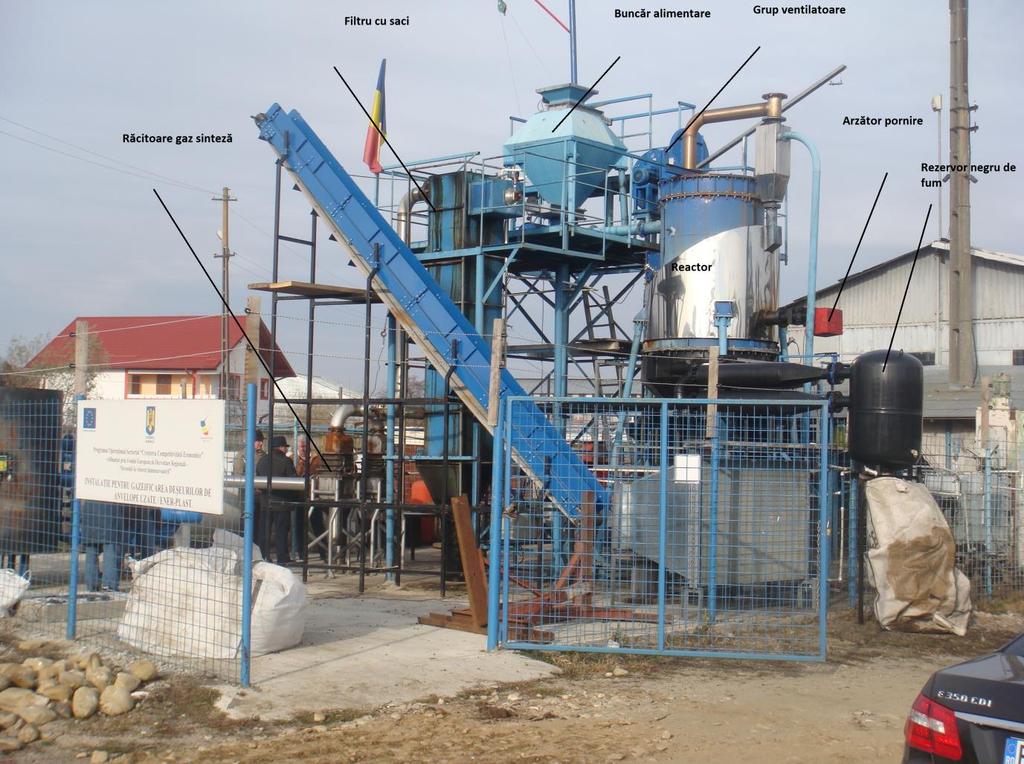 Caracteristici și performanţe Nr. crt. Parametrul/Caracteristica Realizat 1. Tipul reactorului realizat Cu alimentare pulsatorie a deșeurilor din cauciuc și încălzire directă 2.