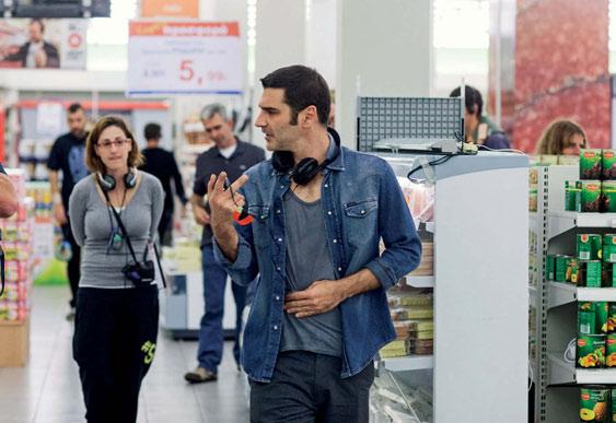 editorial ιδιοκτήτης: δηµοσιογραφικός οργανισµός λαµπράκη αε δημητριοσ λαμπρακησ (1922-1957) χρηστοσ δ. λαμπρακησ (1957-2009) εκδότης: σταύρος π. ψυχάρης διευθυντής: αντωνησ b.