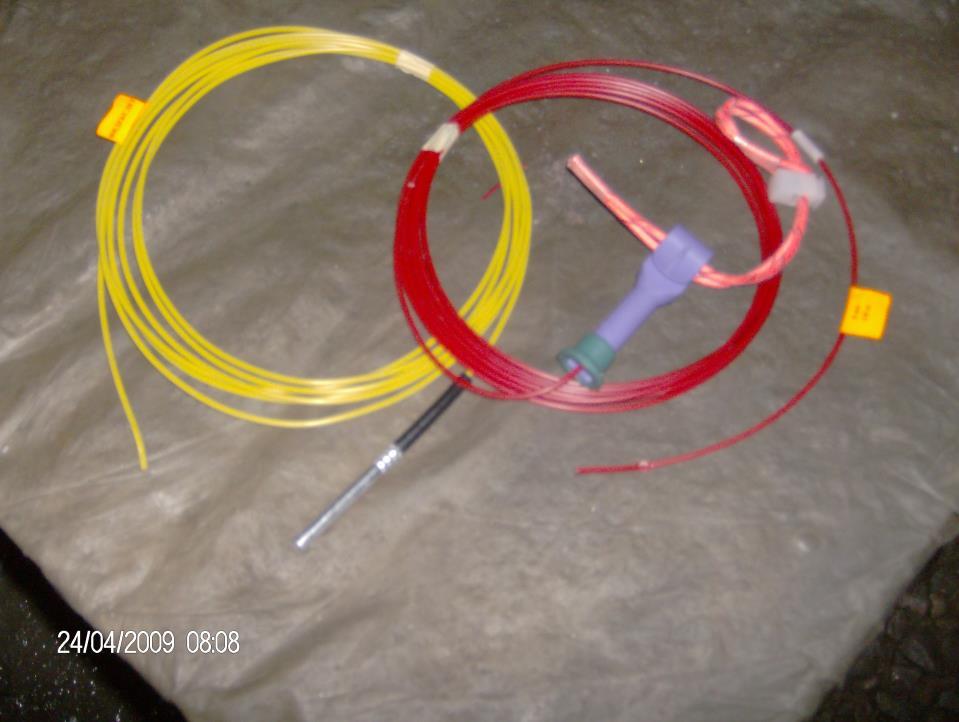 Слика 8. Нонел систем за иницирање Figure 8. Nonel system for initiating Активирањето на електродетонаторските каписли се врши со машина за минирање ZEB/D/Cu/100 K.