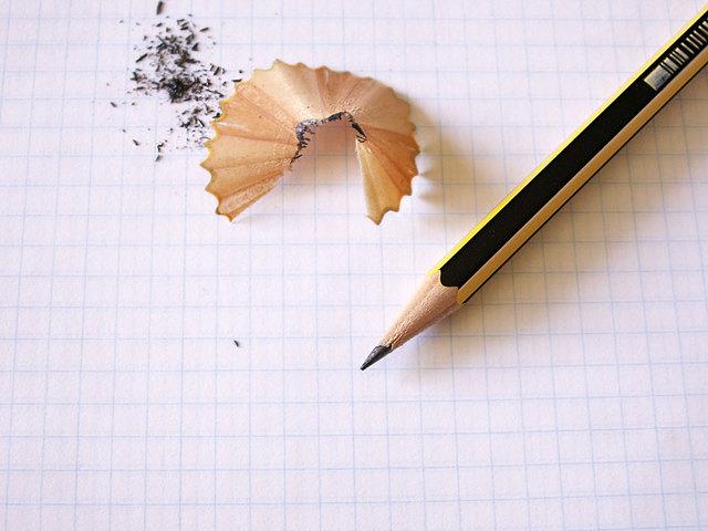 Χαρτί και μολύβι.