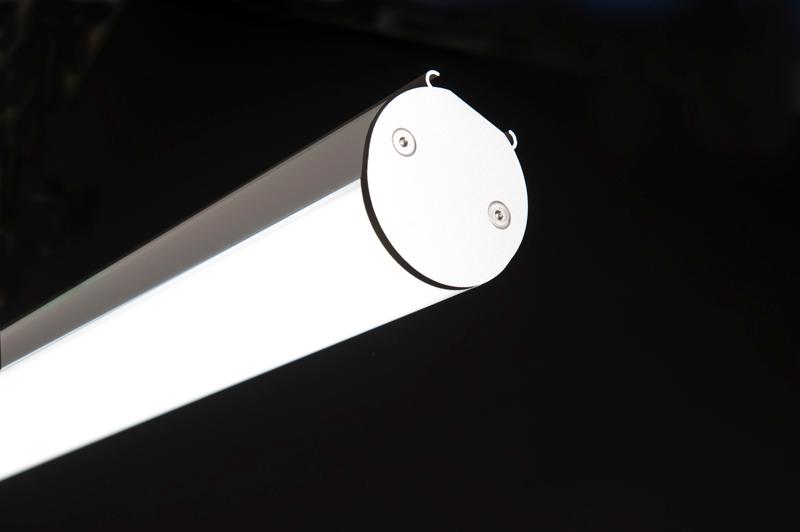 Производ R10 Light triangle Боја светла: Лумен: RA CRI: Напајање: Кућиште: Боја кућишта: Дужина: Висина: Ширина: Степен