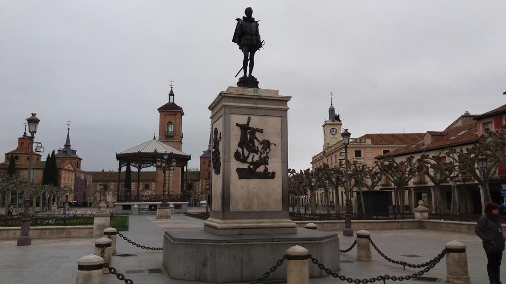 Alcala de Enares: Ιστορική πόλη της Ισπανίας βρίσκεται 35 Km βορειοδυτικά της Μαδρίτης και ο πληθυσμός της είναι περίπου 200.000 κάτοικοι.