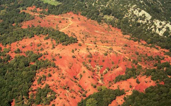 8 Η Ήπειρος και η Κασσωπαία Άποψη της Παλαιολιθικής θέσης Κοκκινόπηλος Η ανθρώπινη παρουσία στην ευρύτερη περιοχή ανάγεται στη Μέση Παλαιολιθική περίοδο, σύμφωνα με ευρήματα προερχόμενα από τη