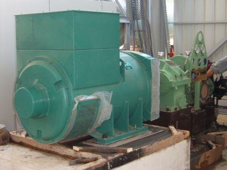 Aburul din boiler se foloseşte pentru generarea de energie electrică cu ajutorul unei turbine şi furnizarea de agent termic pentru spaţiile administrative şi