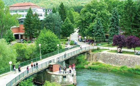 СА ПУТОВАЊА =18 ПРАВО БЛАГО ГАМЗИГРАДСКЕ БАЊЕ Гамзиградска Бања се налази у источној Србији, 220км југоисточно од Београда, а 11км западно од Зајечара.