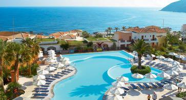 77 ΡΕΘΥΜΝΟ, ΚΡΗΤΗ Creta Palace Grecotel Hotels & Resorts Ένα πραγματικό παλάτι πάνω στη χρυσαφένια αμμουδιά, με φόντο τις κορυφές του Ψηλορείτη. Μόλις 5 χλμ.