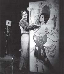 Το 1962, ανέβασε την «Οδό Ονείρων», δηµιουργώντας µια παράσταση-σταθµό για το ελληνικό µουσικό θέατρο σε σκηνοθεσία Αλέξη Σολοµού,
