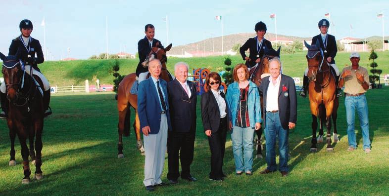 Το χρυσό μετάλλιο στο ομαδικό παίδων κατέκτησε και η Ελληνική ομάδα, που είχε μέλη της τους Σπύρο Τόπη με την Dakota, Ιωάννη Μαρινάκη με τον Sympa de la Cour, Στέφανο Παπαγεωργίου με τον Baldessarini