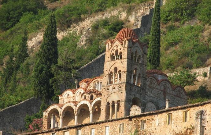 Η καστροπολιτεία του Μυστρά αποτελεί πόλο έλξης για χιλιάδες επισκέπτες κάθε