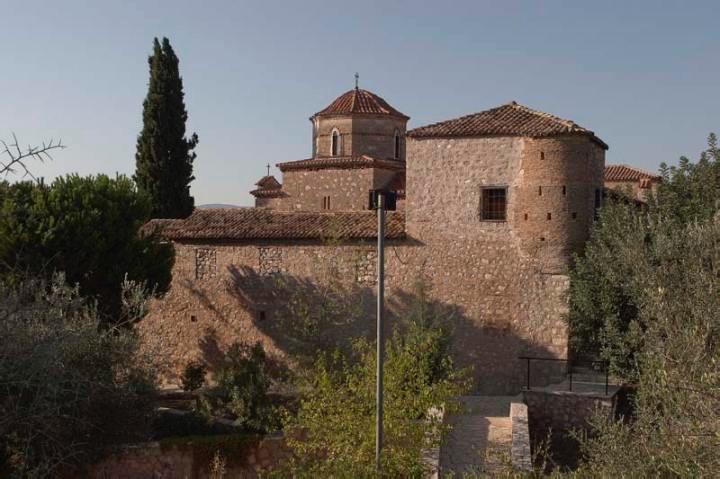 στην Πόλη.