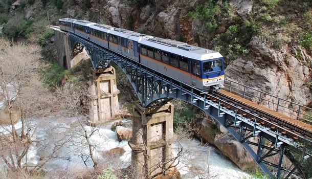 Η ηρεμία του τοπίου γαληνεύει την ψυχή, τα πεύκα και τα κυπαρρισόδεντρα πλαισιώνουν μοναδικά το Ιερό Προσκύνημα της Παναγίας. Θα συνεχίσουμε για το Διακοπτό. Κτισμένο σε απόσταση 164 χλμ.
