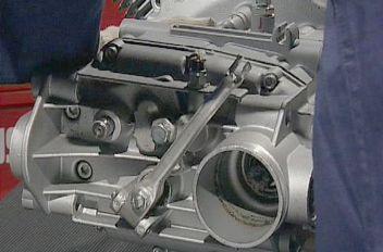 38 lb ft) - 5 Βίδες καλύμματος κιβωτίου ταχυτήτων M8x35 4 22 Nm (16,23 lb ft) - 6 Τάπα εξαέρωσης λαδιού - 1 20 Nm