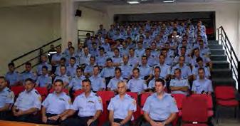 Τους Δόκιμους Ανθυποπυραγούς υποδέχτηκαν ο Διοικητής της Πυροσβεστικής Ακαδημίας, Αρχιπύραρχος Σπυρίδων Βαρσάμης και ο Διοικητής της Σχολής Ανθυποπυραγών, Αντιπύραρχος Δημήτριος