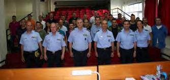 Αρχηγός μετέφερε στους νέους Δόκιμους, τους χαιρετισμούς του Αναπληρωτή Υπουργού Προστασίας του Πολίτη, Νίκου Τόσκα, τους καλωσόρισε στις τάξεις του Πυροσβεστικού Σώματος, τους ευχήθηκε καλή