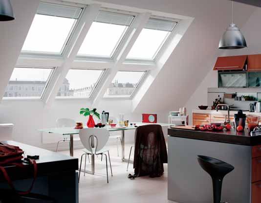 GGU Leseno strešno okno oblito s poliuretanom Sredinsko vpeto strešno okno GGU je primerno za prostore s povečano zračno vlago, na primer kopalnice in kuhinje