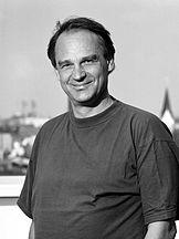 1962-yilda Nobel mukofotiga sazovor bo lgan. [http://commons.wikimyodia.org/wiki/file:max_perutz.jpguselang=ru ] Uilkins, Moris (1916-2004) Moris Xyug Frederik Uilkins.