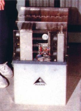 Elektrolitot koj{to cirkulira vo baterijata e NaOH(aq).