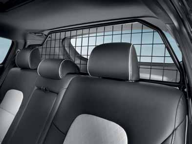 +15/+30) 4. Διαχωριστικό χώρου αποσκευών Εφαρμόζει τέλεια ανάμεσα στο πίσω κάθισμα και την οροφή και προστατεύει τους επιβάτες από την κίνηση αντικειμένων στο χώρο αποσκευών.