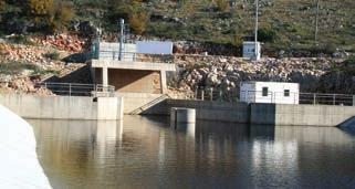 razine dna dovodnoga kanala akumulacije. Dno je taložnice na visini 217,00 m n.m. Zatvaračnica se sastoji od prostora za remont zatvarača i prostora za smještaj servo-motora koji je na koti iznad razine maksimalnoga vodostaja 230,60 m n.