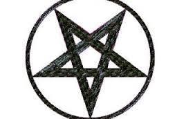 Η ΠΕΝΤΑΛΦΑ Η πεντάλφα είναι από τα σημαντικότερα σύμβολα του σατανισμού και συμβολίζει το κεφάλι μιας τραγόμορφης