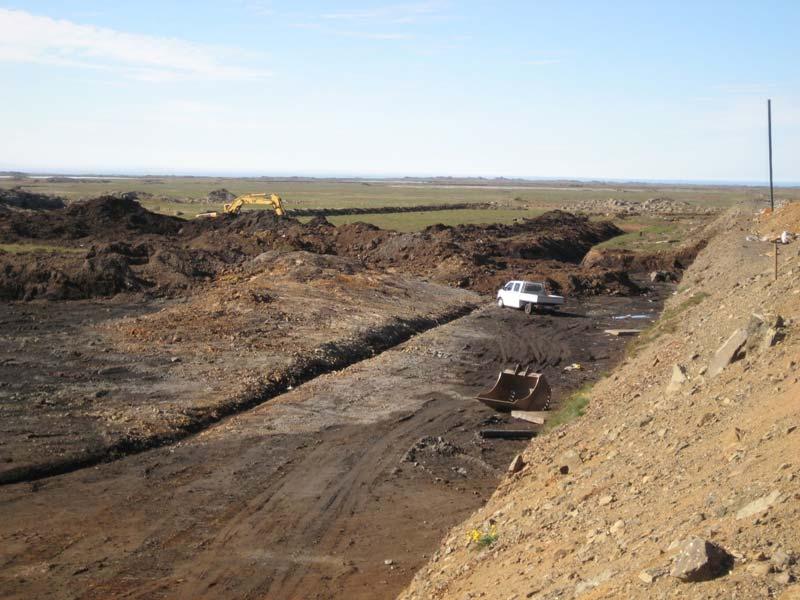 Framkvæmdir við urðunarrein nr 4. Undirbúningur hófst við gerð nýrrar urðunarreinar á árinu 2007. VST var falið að vinna útboðsgögn og var verkið boðið út. Þann 2.