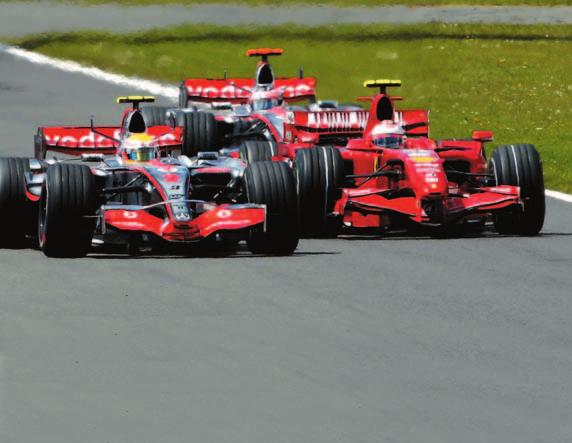 SPORTAS Formul 1 Startavęs iš pirmos pozicijos čempionato lyderis lenktynes baigė tik trečias Lewisas Hamiltonas Sezono lyderiui namų lenktynėse nepavyko pirmam išvysti languotos finišo vėliavos.