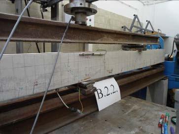 2.2 (узорак SCC R 5±2R 12) Диспозиција континуалног носача током експерименталног испитивања приказана је на Слици 4.6, док је распоред мерних инструмената приказана на Слици 4.31. Слика 4.
