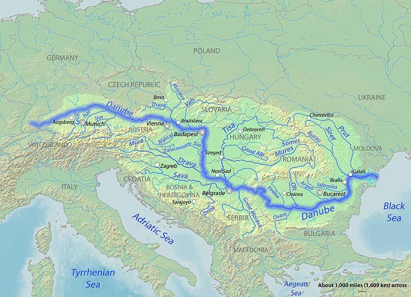 Карта 3. Дунав Извор: wikipedia.org Повољан географски положај Србије вековима је привлачио стране освајаче, што је резултирало бројним ратовима и сукобима на територији наше државе.