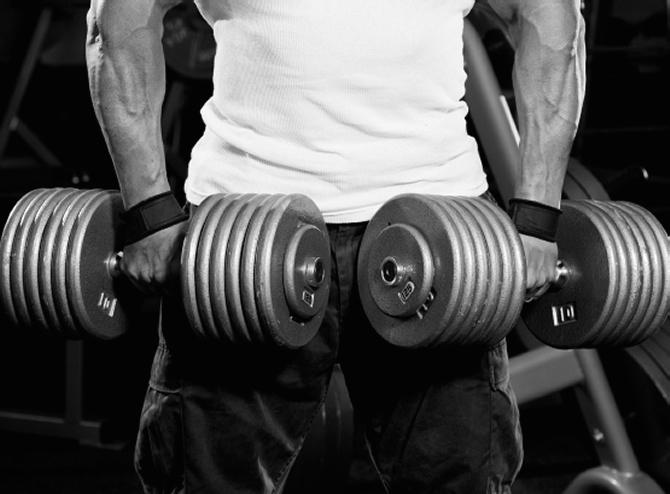 TRAINING WITH LIGHT WEIGHTS OR HEAVY ONE.