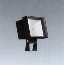 Reflektorska svetilka za halogenske žarnice večjih moči in zunanjo