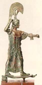 Ďalšou známou sochou bola Athéna Promachos (Athéna bojovníčka), socha v plnej zbroji, ktorá stála pred Parthenónom. Ako mierumilovná panna a mysliteľka je zobrazená na soche Athéna Lémnia.