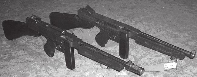 Tompsona mašīnpistoles konstrukcija pastāvīgi tika uzlabota vēlākajos modeļos M1923, M1927, M1928, M1928A1, M1 un 1943. gadā M1A1.