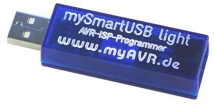 Programator se vstavi v PC ali Notebook zelo enostavno, kot USB ključek. Ne potrebuje zunanjega napajanja sej je že opremljen z napetostjo ki jo lahko premore USB.
