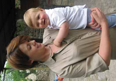 prigode Dođi svojoj mami Dječak koji je tek prohodao, živahan, vedar, sve želi istražiti. Zaviri posvuda. Zavlači se ispod stola, u sve kutke zalazi, sve ladice otvara. Sve stvari dodiruje.