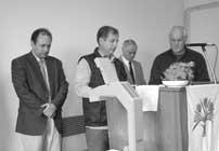 Radost zbog ovog susreta oëitovala se kroz zajedniπtvo u pjesmi, molitvi, sluπanju RijeËi a nastavila se u zajedniπtvu oko stola i razgovoru.