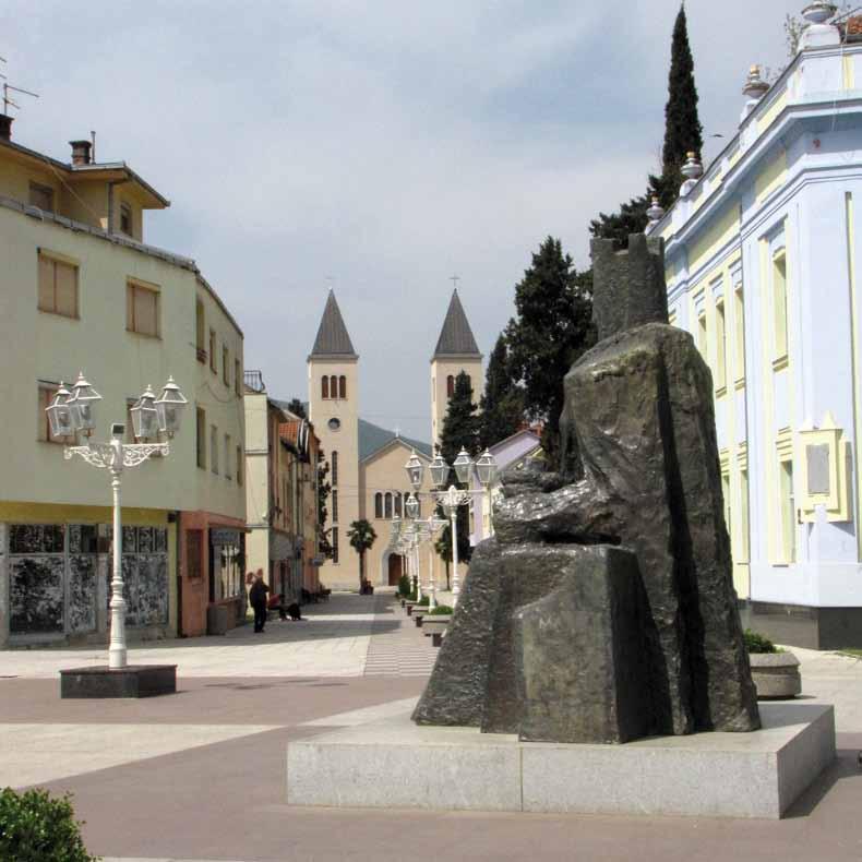 Općina Čapljina zauzima površinu od 249 km2 i s 27.