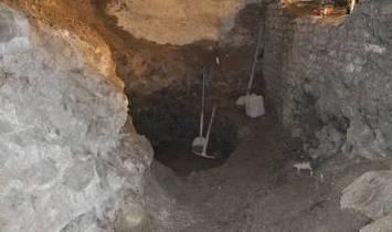 Бунар у подруму, највероватније је у питању бунар који је ископан 1893, истовремено када су копани темељи за први димњак. VII.1.3.4.