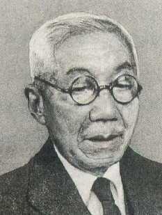 1904, Hantaro Nagaoka je predložio Saturn model : Negativno naelektrisani elektroni rotiraju oko