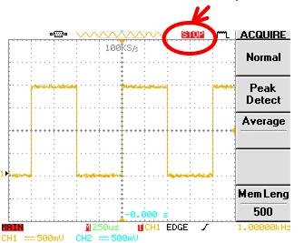 Exemplu Acumulare oprită Acumulare pornită Setarea contrastului afişajului Display Contrast Înghețarea formei de undă 1. Apăsați tasta Display F4. 2.