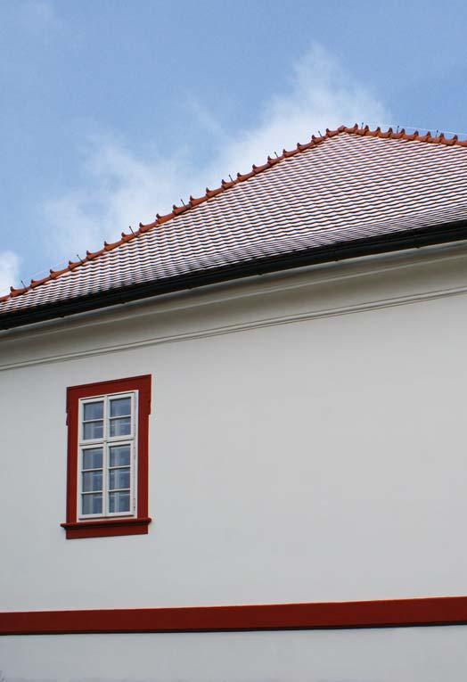 Ukážka šikmej strechy historickej budovy